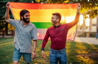 The relatives of gay individuals do not have more offspring. The old evolutionary enigma unresolved?