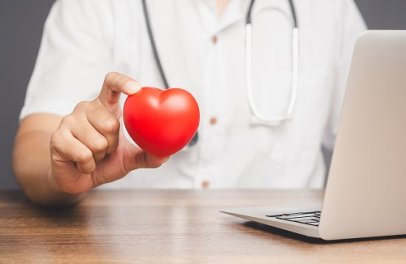 Semináře pro zaměstnance děkanátu - pozvánka na kurzy - Dobré zdraví (série prezenčních seminářů) a Umělá inteligence při každodenní práci (online kurz)