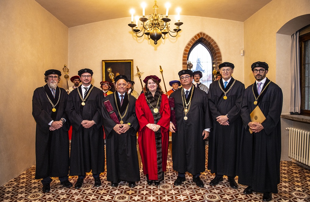 Univerzita Karlova udělila čestné doktoráty