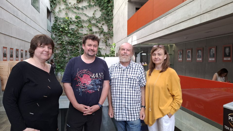 Martina Mašková přivítala v Laboratoři entomology Petra Šípka a Vojtěcha Novotného a herečku Andreu Černou|foto:Vendula Menclová, Český rozhlas Plus